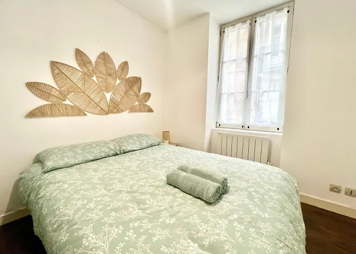 Cocon Au Coeur De Avec Cour - Centre Appartement *